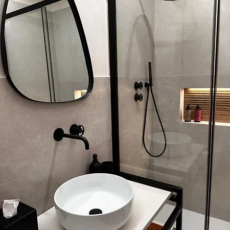 アパート Room2cento46 モーディカ