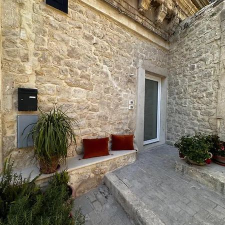Apartmán Room2cento46